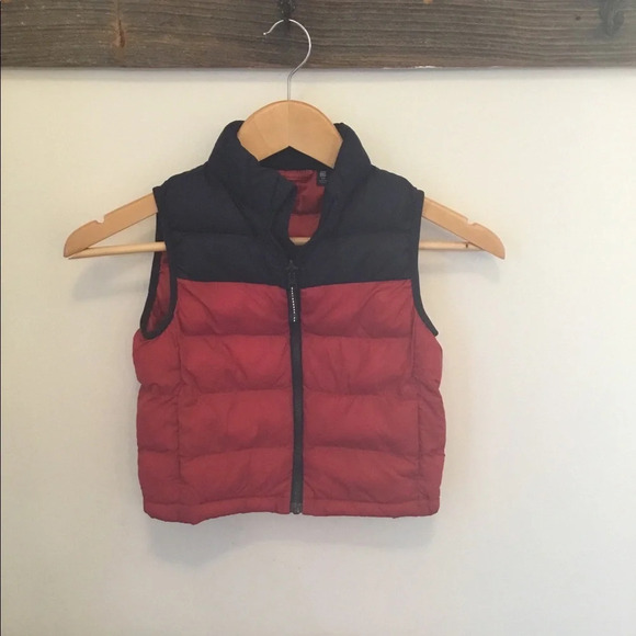 Uniqlo red/ blue insulated vest, size 4 - Picture 3 of 5